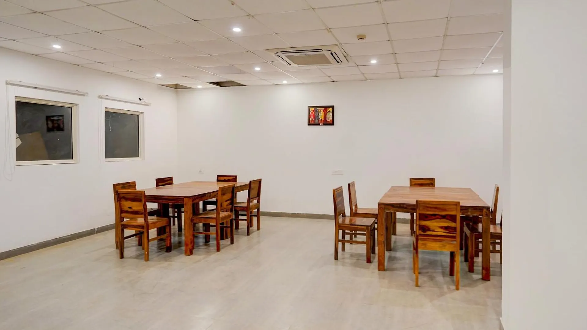 Townhouse Delight Inn Gurgaon 4*,